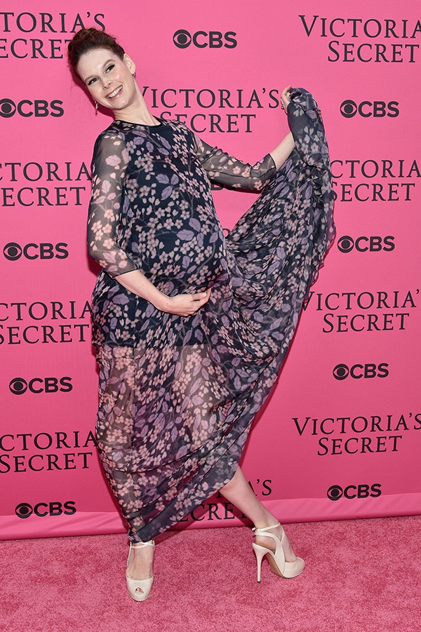 selena gomez-9-8d5b6